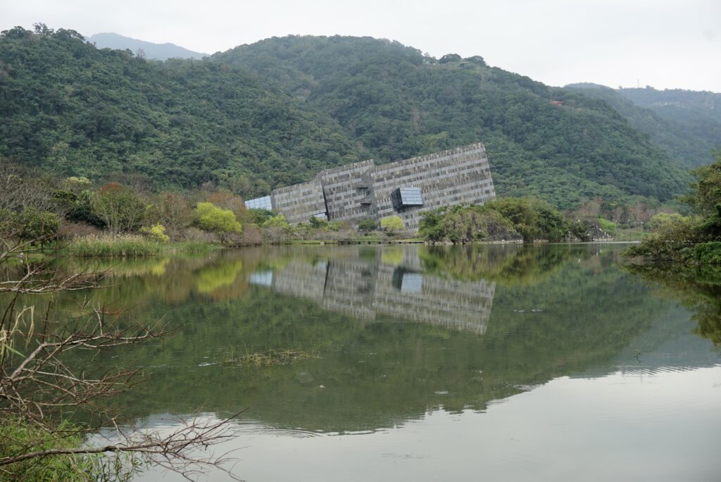 lanyang-museum-yilan-lake-reflection-architecture