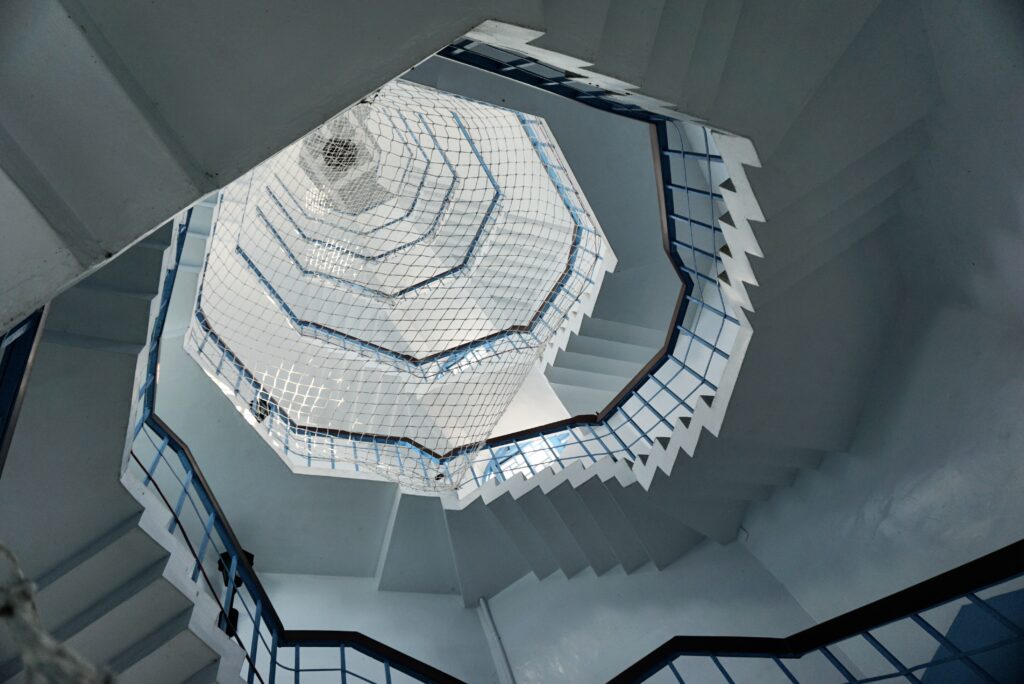 慈恩塔內部螺旋樓梯與天井設計