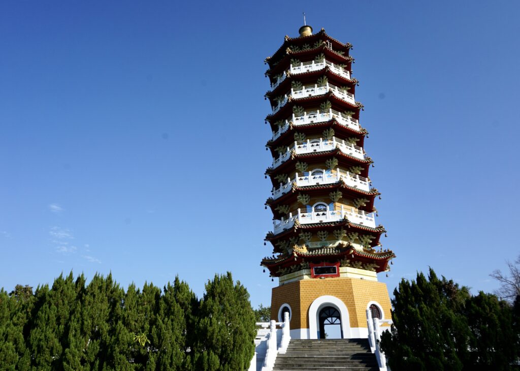 日月潭慈恩塔外觀全景