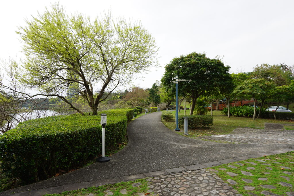 蘭陽博物館園區湖畔步道與綠意景觀