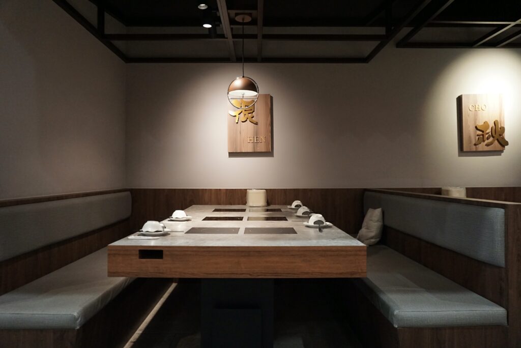 很秋鍋物座位設計|台中火鍋用餐環境
