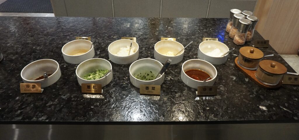 很秋鍋物醬料自助吧|多種沾醬自由搭配