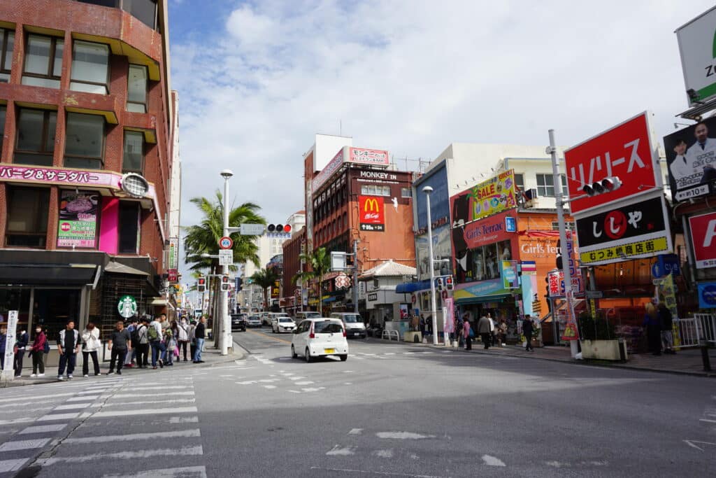 沖繩那霸國際通街景