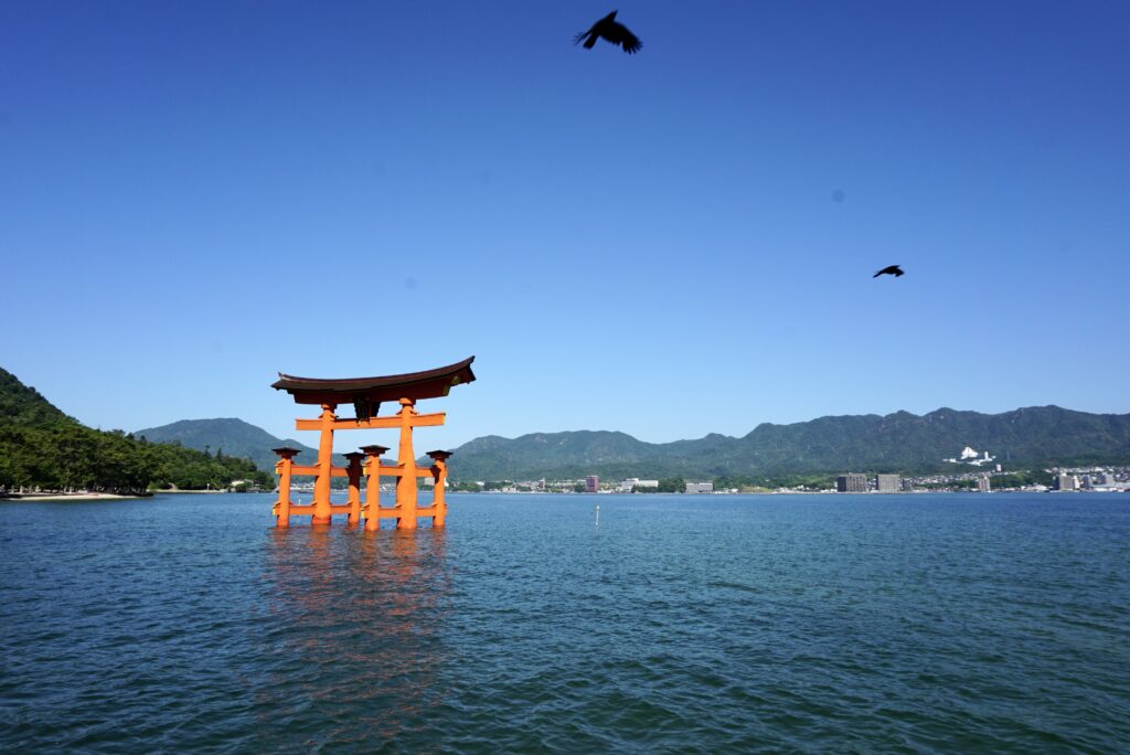 廣島宮島半日遊嚴島神社海上大鳥居滿潮朱紅倒影