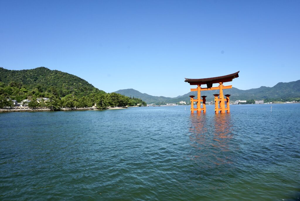 廣島宮島半日遊嚴島神社海上大鳥居滿潮朱紅倒影