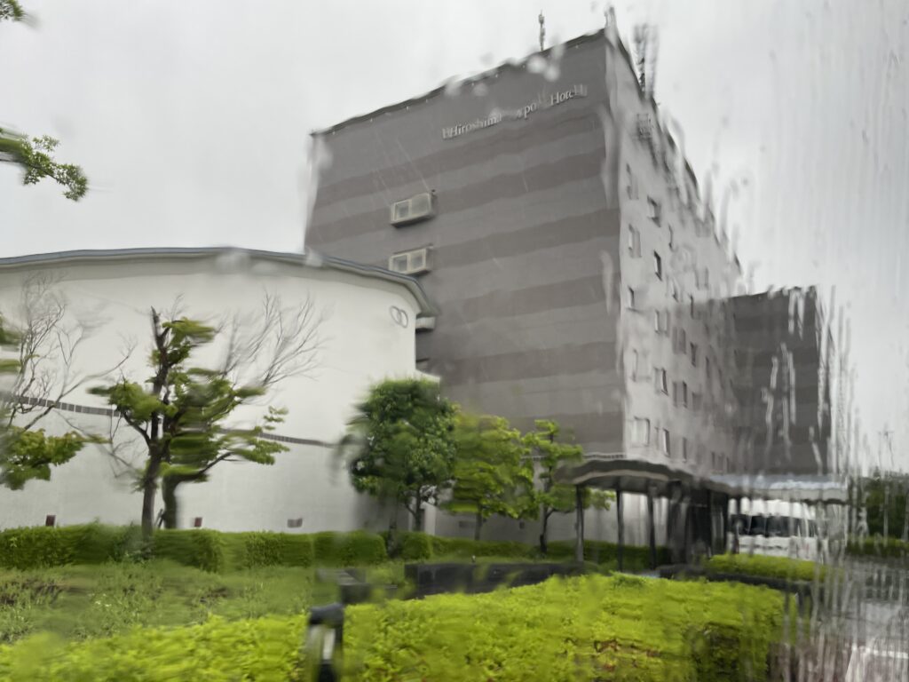 廣島機場酒店颱風天建築外觀