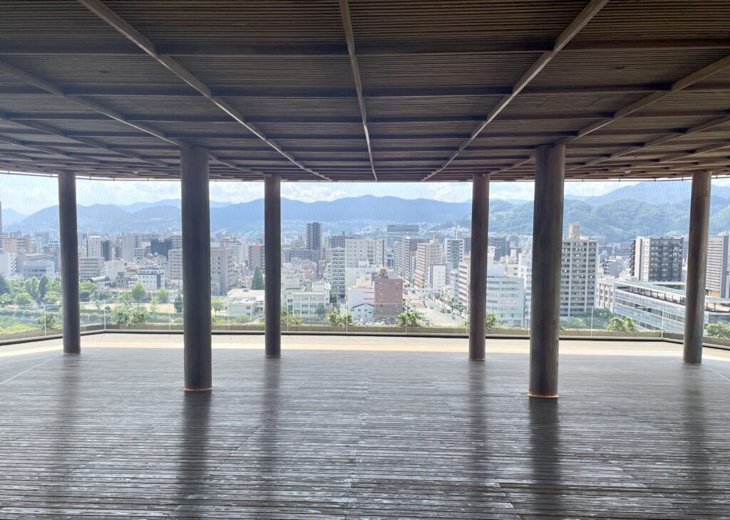 廣島紙鶴塔 展望台看出去的市景 白天晚上都有不同風景
