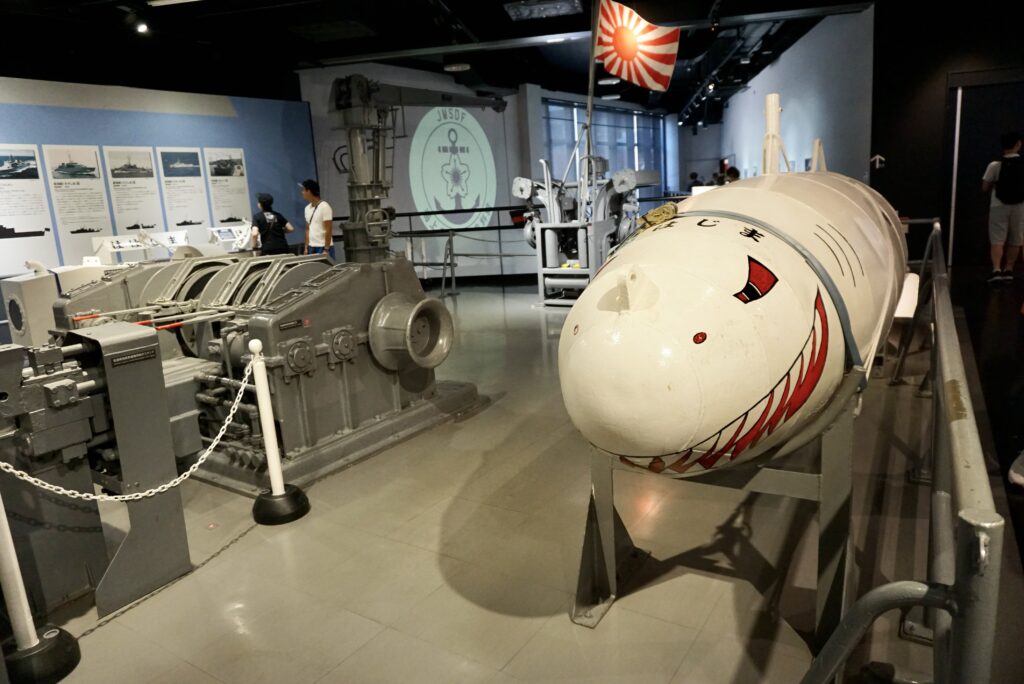 鐵鯨館 JMSDF 展區，鯊魚塗裝魚雷