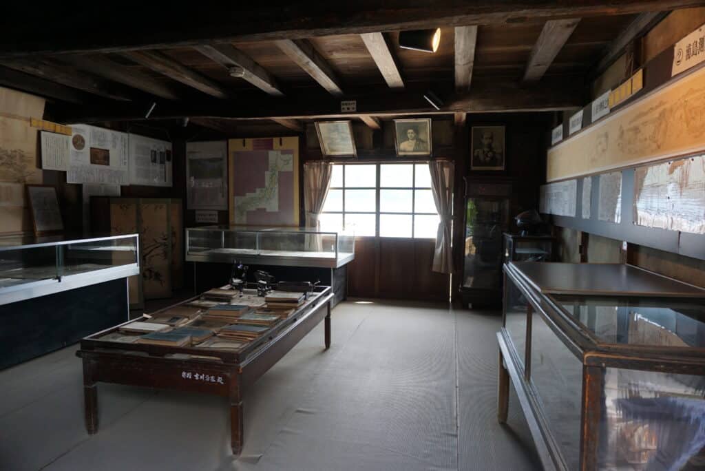 御手洗舊柴屋住宅 展示許多在地史料